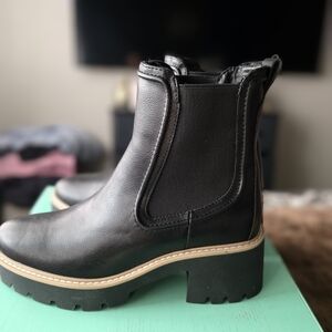 Sleek Black Leather Ankle Booties Size 8.5